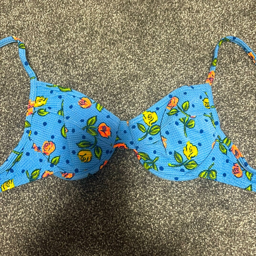 Small low support top